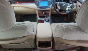 Toyota crown royal salon full