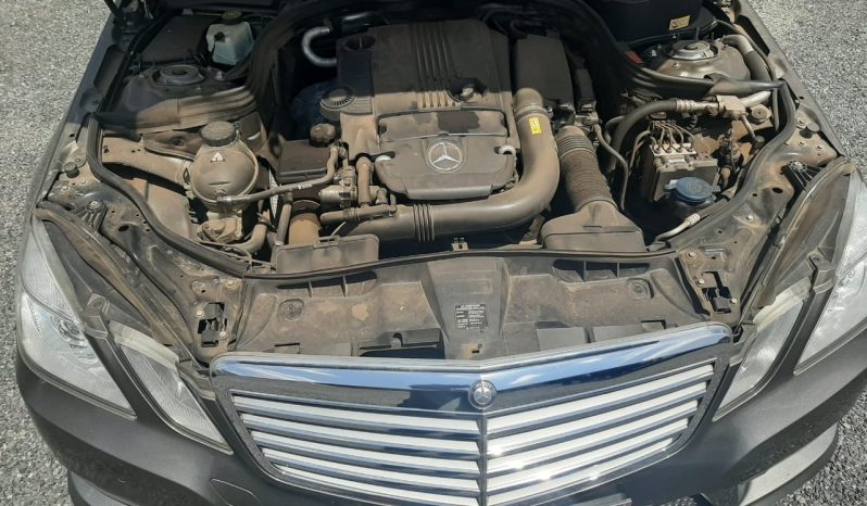 Mercedes benz E200 full