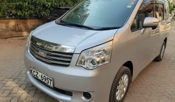 Toyota noah 2013 valvematic full