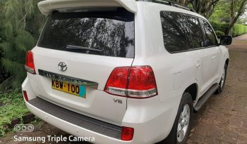 Toyota land cruiser v8 petrol 200 series full