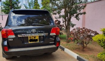 Toyota landcruiser V8 ZX petrol 2013 model full