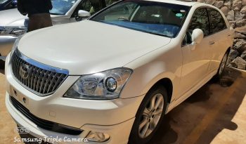 Toyota Crown majesta 2012 full