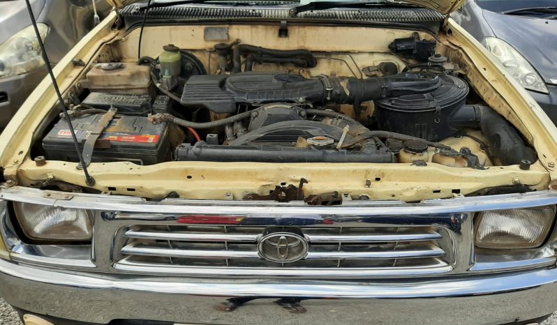 Toyota hilux d/cabin local 2004 5L engine full